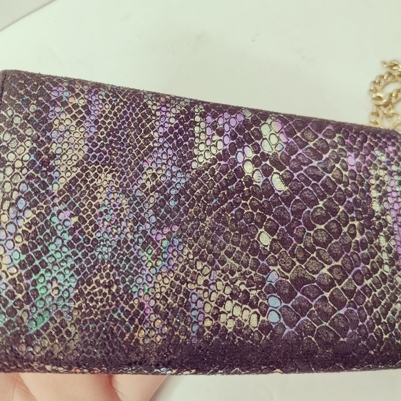 BANDOLINO Oil Slick Snake Skin Wristlet Wallet Clutch Cell Phone Case w/ Chain - Picture 4 of 16